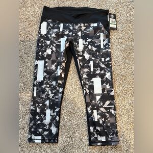 Under Armour Capri Leggings with Black and White Geometric Pattern